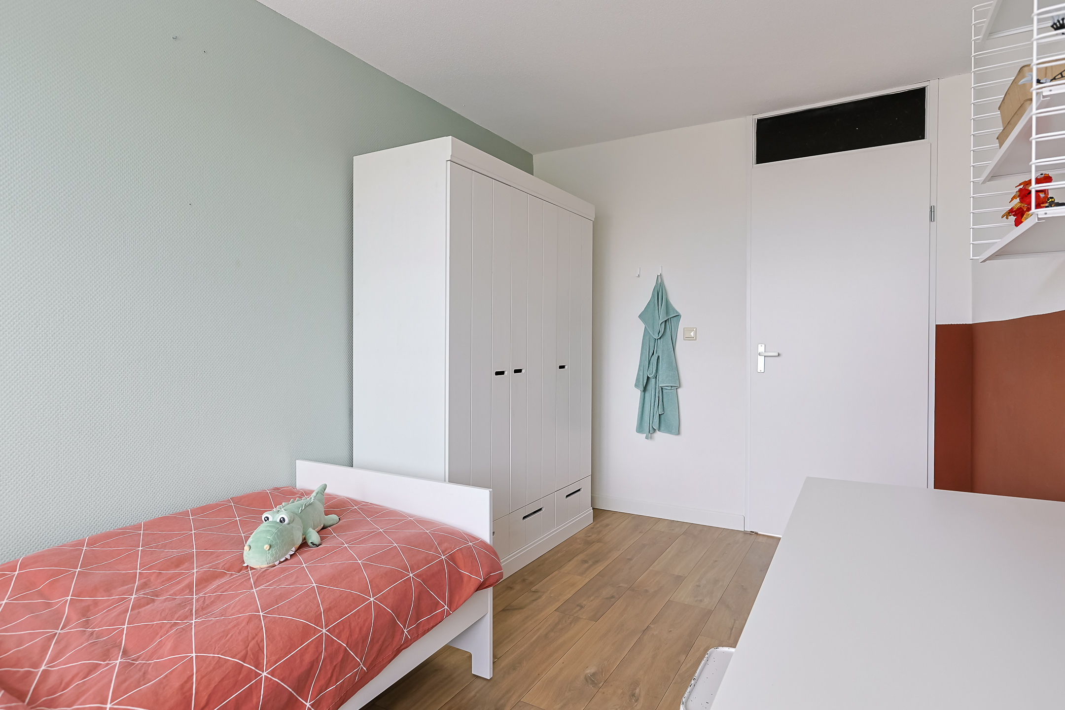 Eengezinswoning Tussenwoning Polderpeil 123, Alphen aan den Rijn