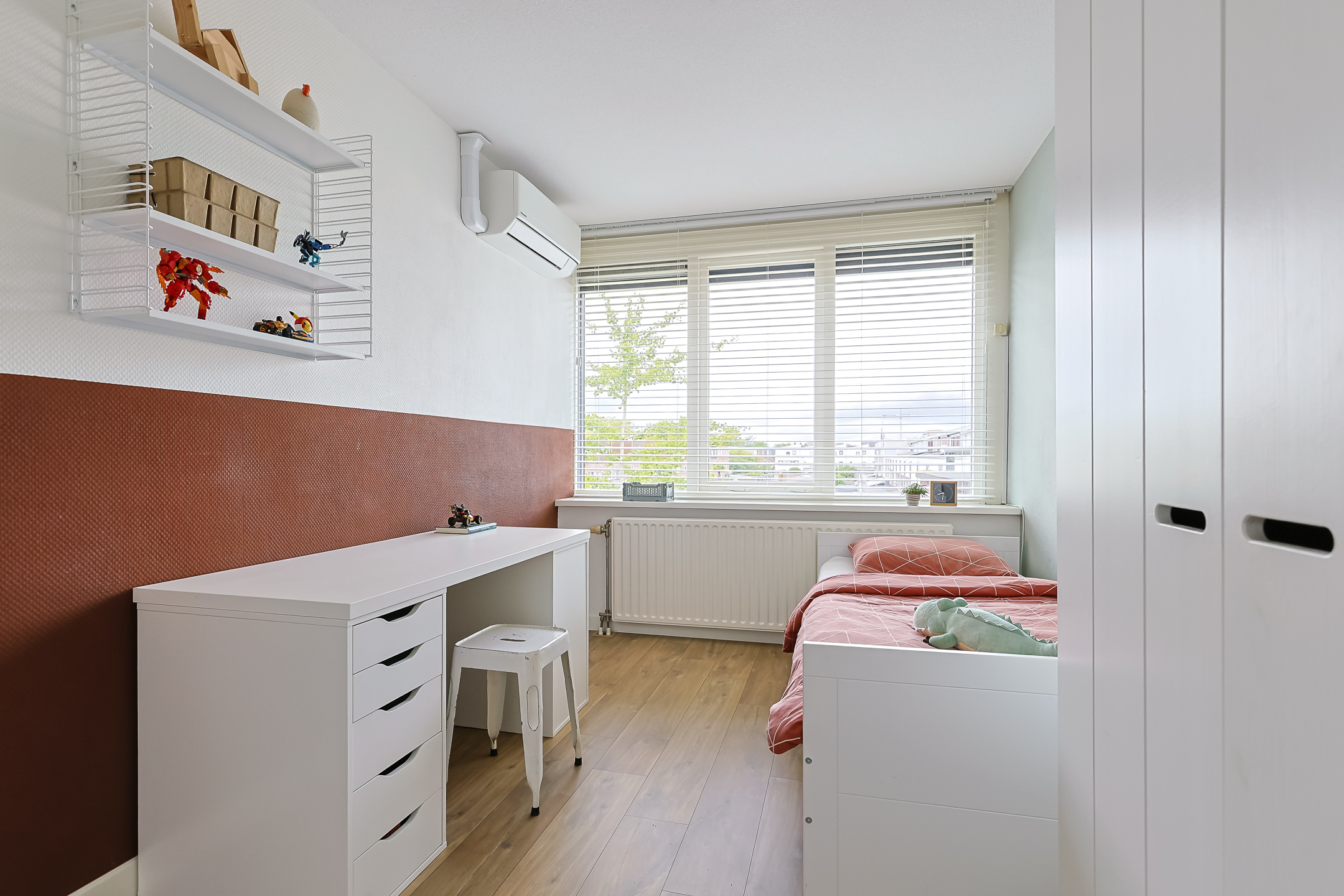 Eengezinswoning Tussenwoning Polderpeil 123, Alphen aan den Rijn