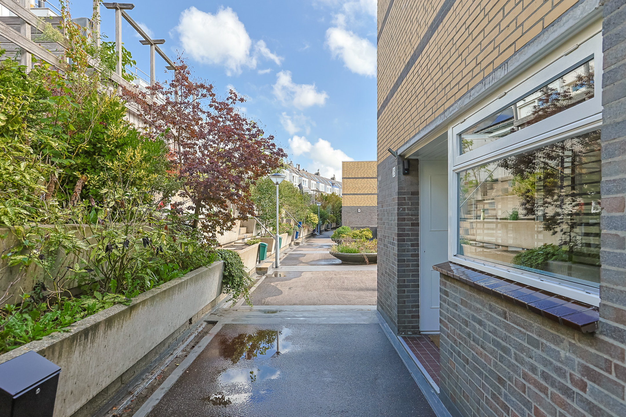 Eengezinswoning Tussenwoning Sterkenburg 28, Alphen aan den Rijn