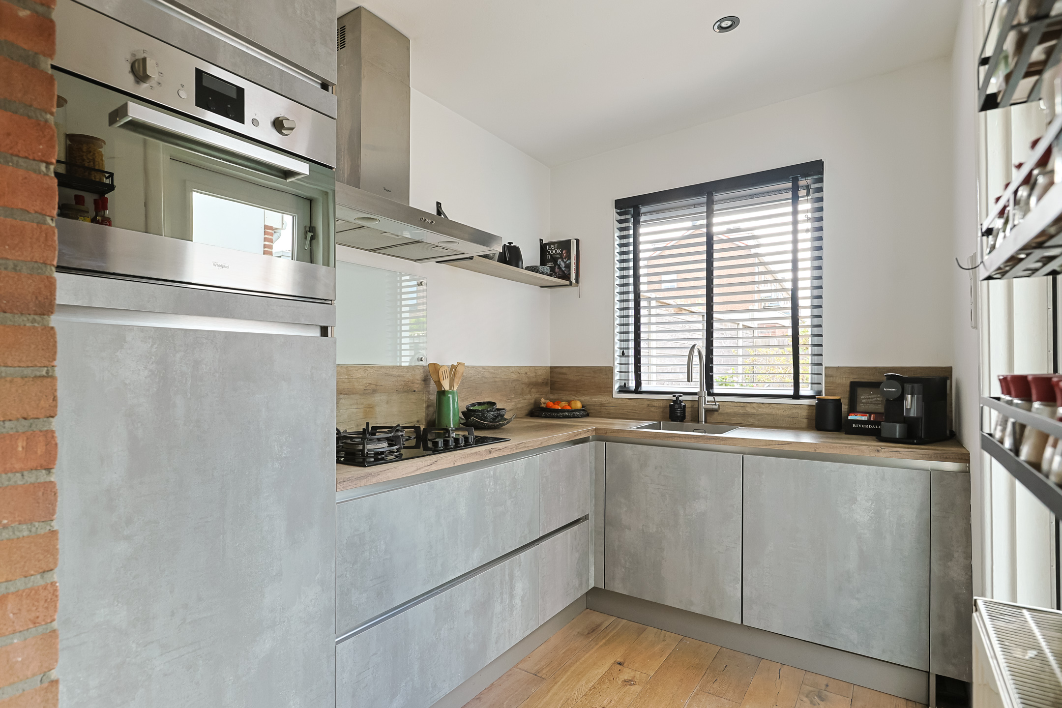 Eengezinswoning Eindwoning Nieuwstraat 30, Alphen aan den Rijn