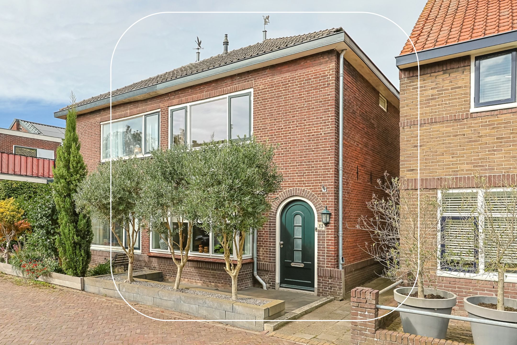 Eengezinswoning Twee onder een kapwoning Burgemeester Hoogenboomstraat 13, Zwammerdam