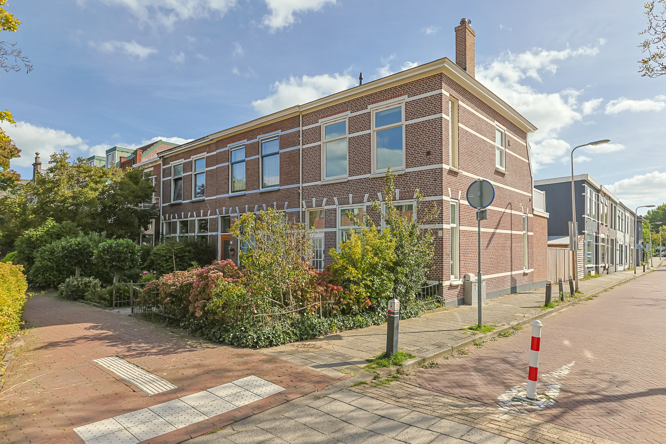 Eengezinswoning Eindwoning Stationsstraat 39, Alphen aan den Rijn