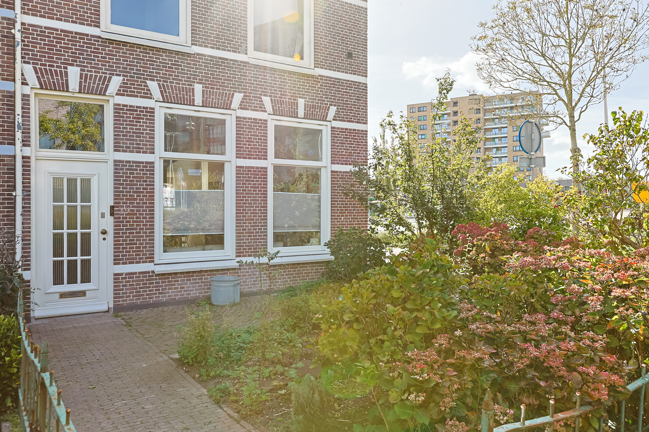 Eengezinswoning Eindwoning Stationsstraat 39, Alphen aan den Rijn