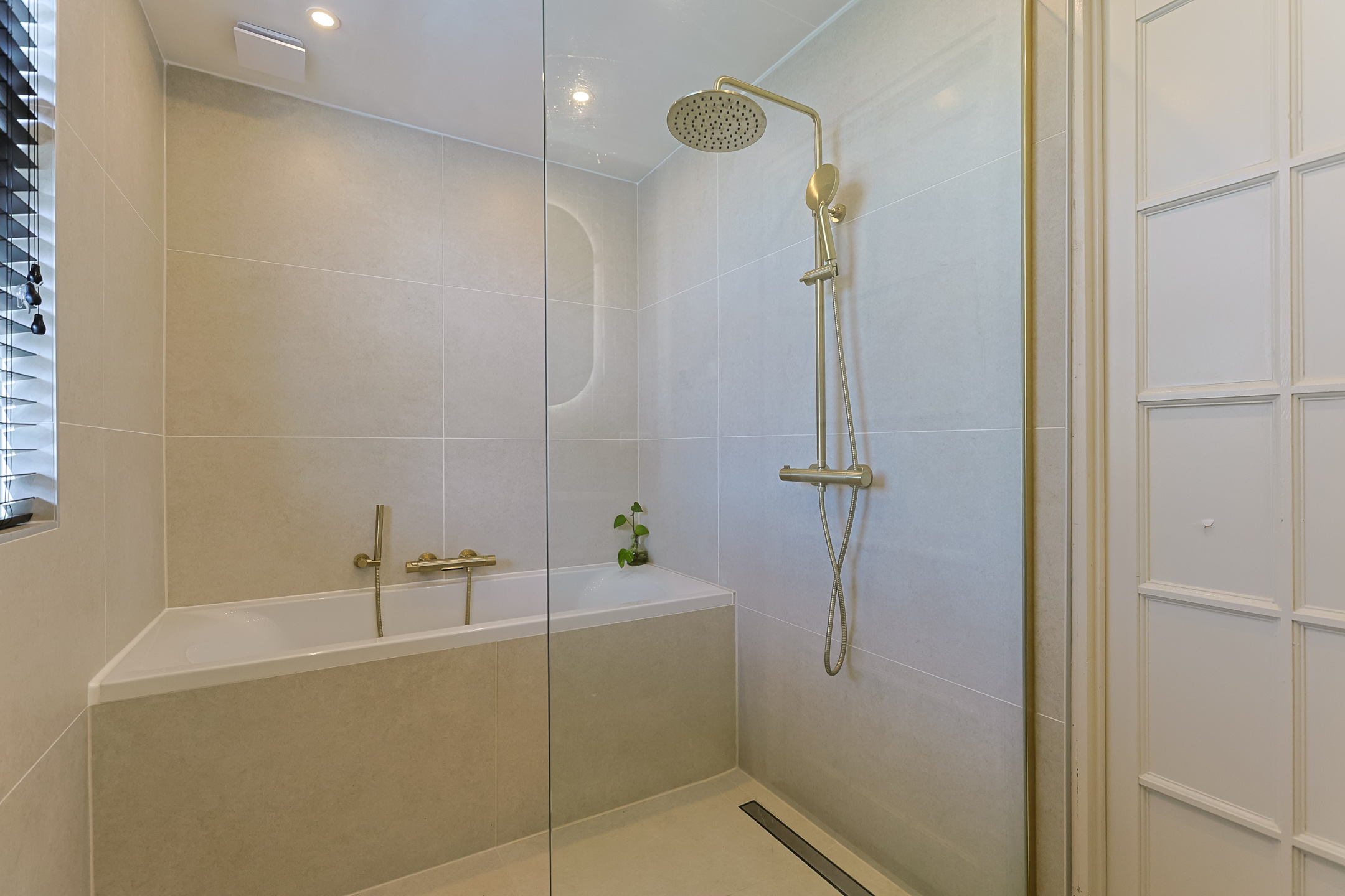 Eengezinswoning Eindwoning Stationsstraat 39, Alphen aan den Rijn