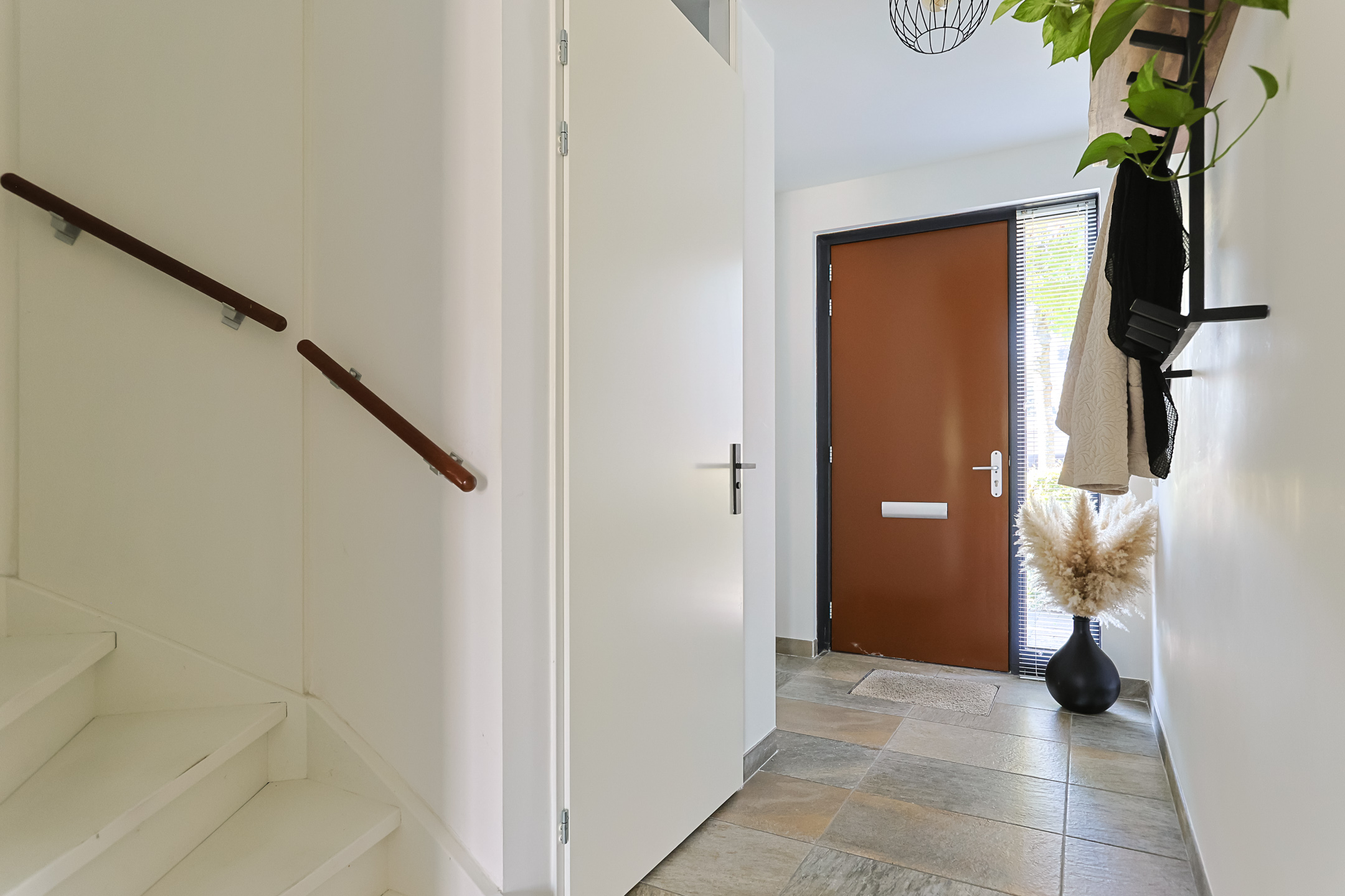 Eengezinswoning Tussenwoning Lisdodde 86, Alphen aan den Rijn