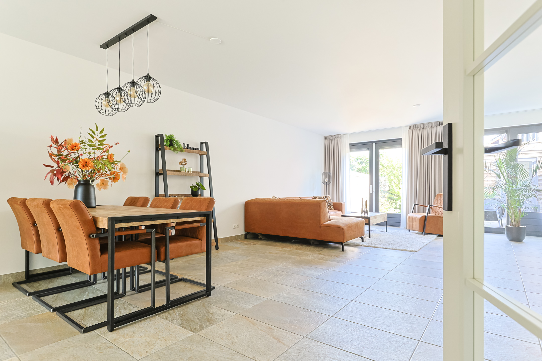 Eengezinswoning Tussenwoning Lisdodde 86, Alphen aan den Rijn