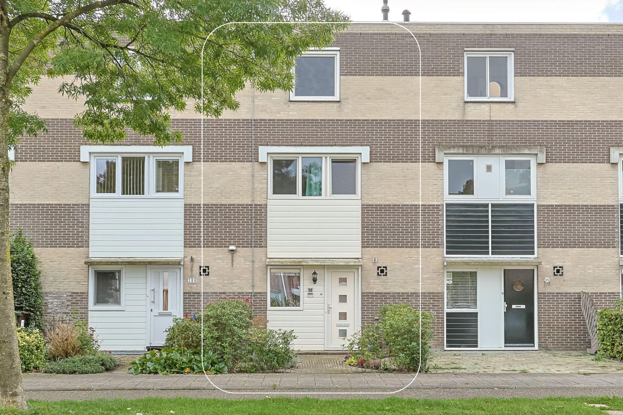 Eengezinswoning Tussenwoning Aalhorst 98, Alphen aan den Rijn