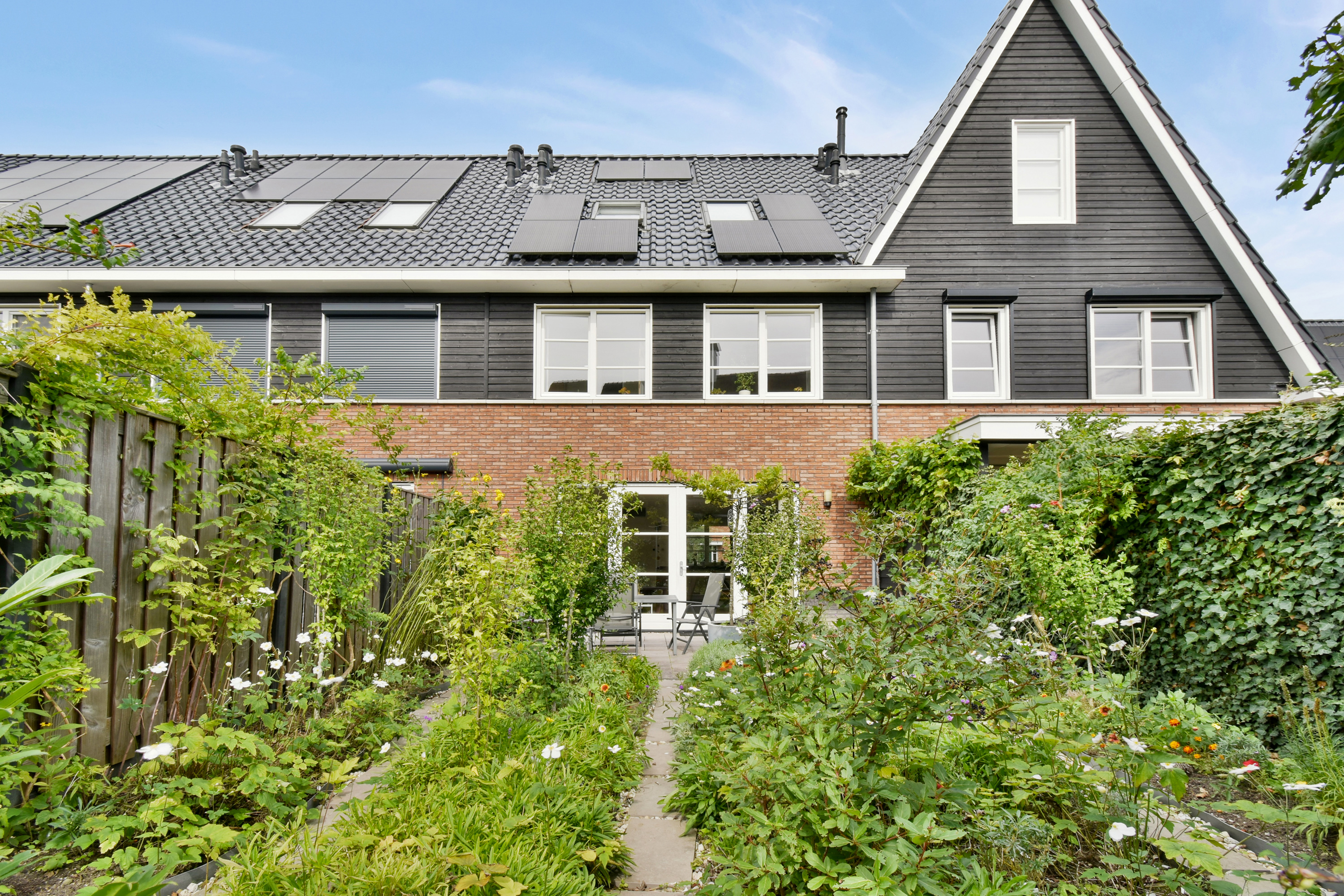 Eengezinswoning Tussenwoning Trappistenlaan 23, Alphen aan den Rijn