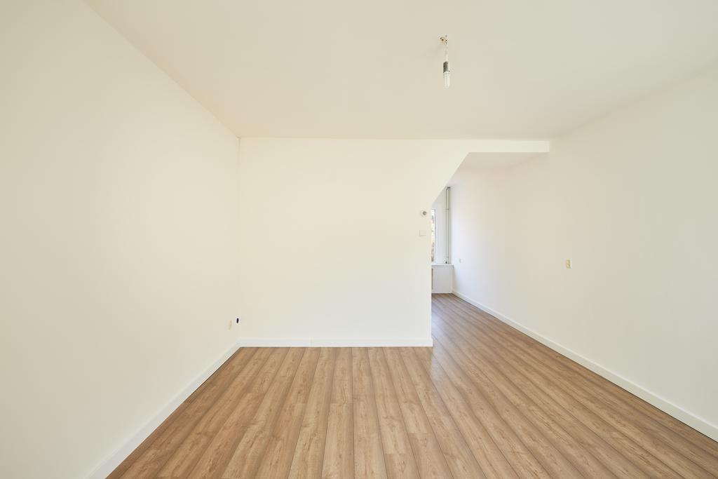 Eengezinswoning Eindwoning Dwarsstraat 3, Alphen aan den Rijn